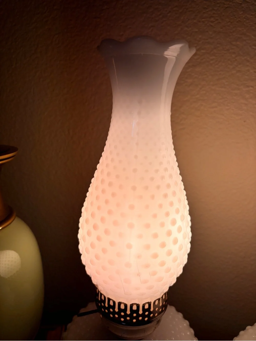 Vintage Pair Richlite Hobnail Milk Glass Hurricane Table Lamps 17” Ruffled